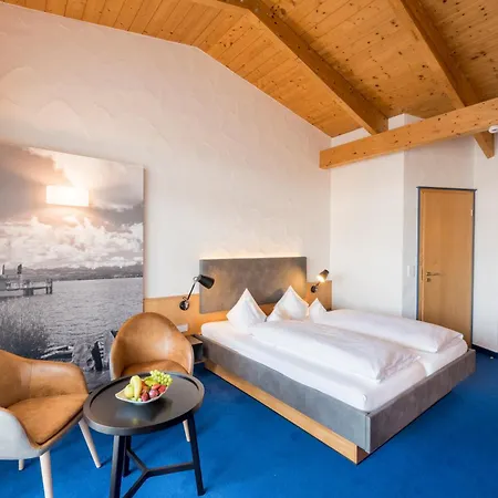 Seerose اممنستاد ام بودينسي